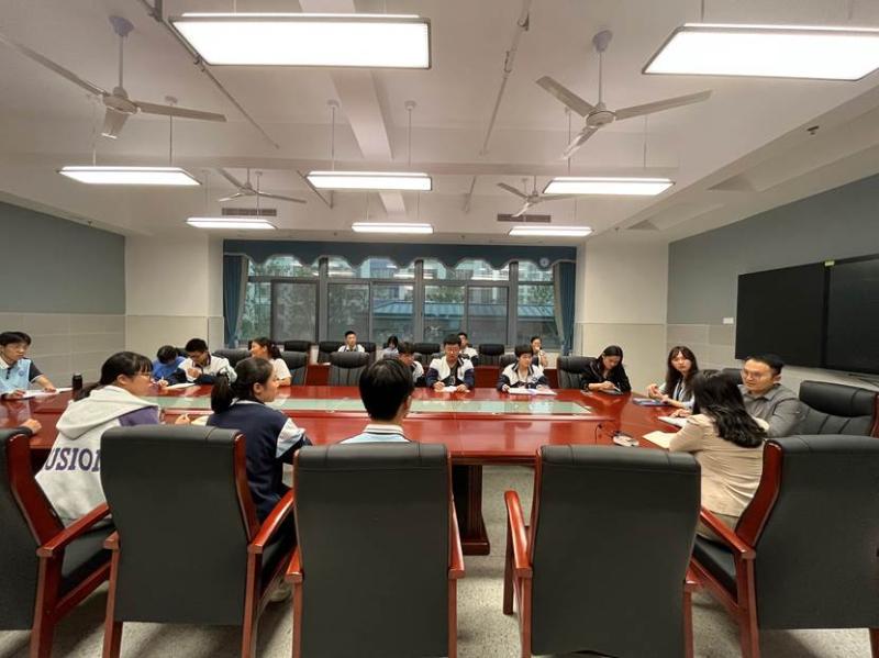 学生自治 从被动管理到主动参与——记合肥一中瑶海校区高一年级部学生自治会工作_合肥市第一中学