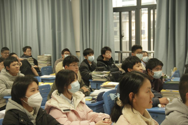 铭记历史警钟长鸣   砥砺青春强国之志——合肥一中长江路校区成功举办“国家公祭日”主题团日教育活动