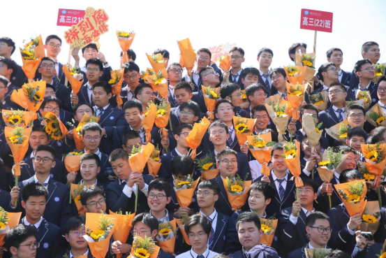 定格青春！合肥一中2026届“超级毕业照”开拍