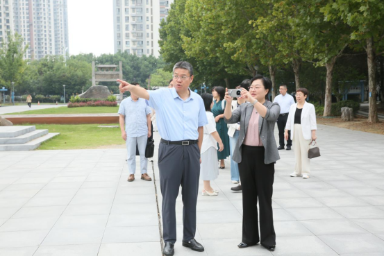 上海闵行区教育考察团莅临合肥一中考察交流